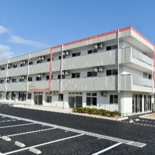  介護スタッフ（日勤）