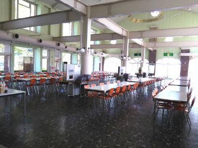 神崎郡福崎町 大学内食堂の調理師 神戸医療福祉大学